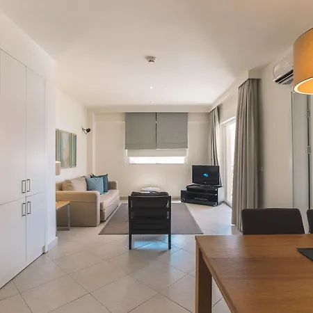 Hotel Wyndham Residences Kusadasi Golf And 5*